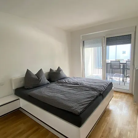 Wunderschoene, Neue Mit Grosser Terrasse Apartman *