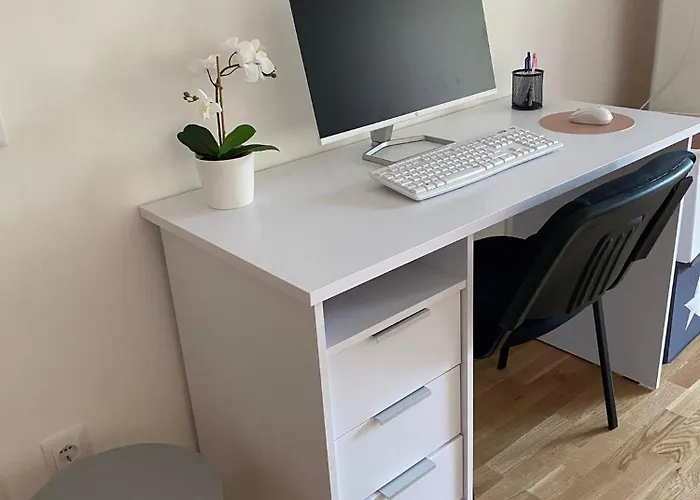 Wunderschoene, Neue Mit Grosser Terrasse